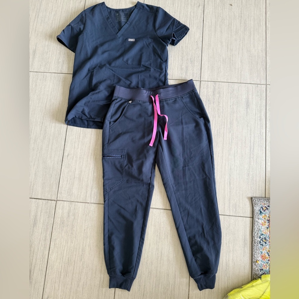 Figs Zamora Jogger and Catalina Top Scrub Set